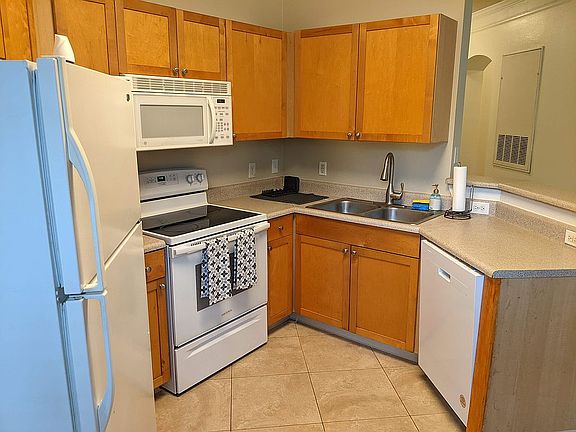 5th image of 8830 Villa View Cir Unit 107