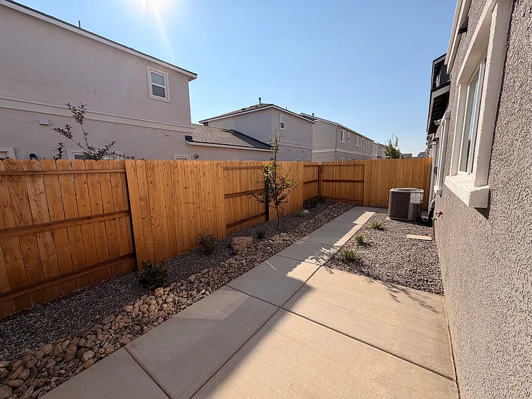 8406 Vermilion Dr — Photo 21