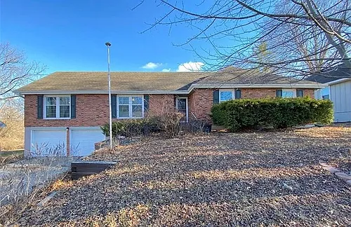 1104 Christopher St Photo 1