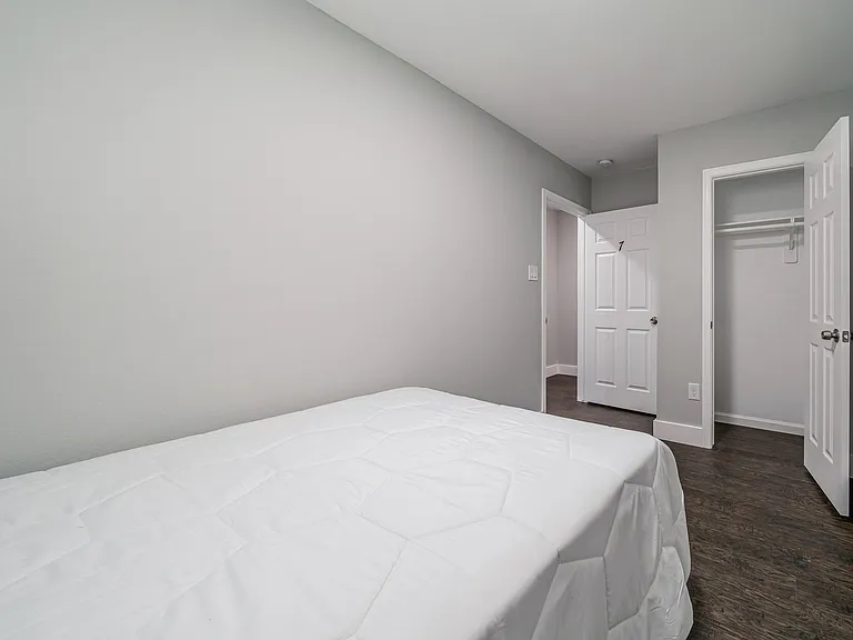 Brookfield Dr — Photo 2