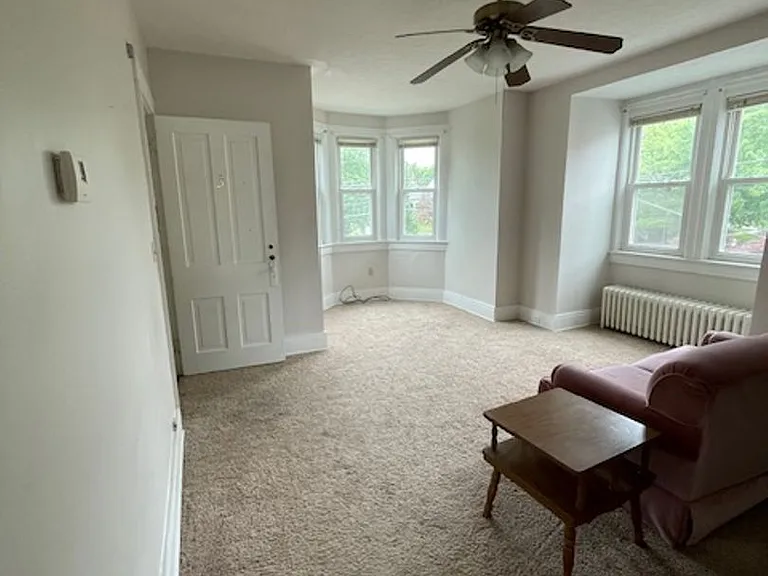 238 W Walnut St — Photo 8