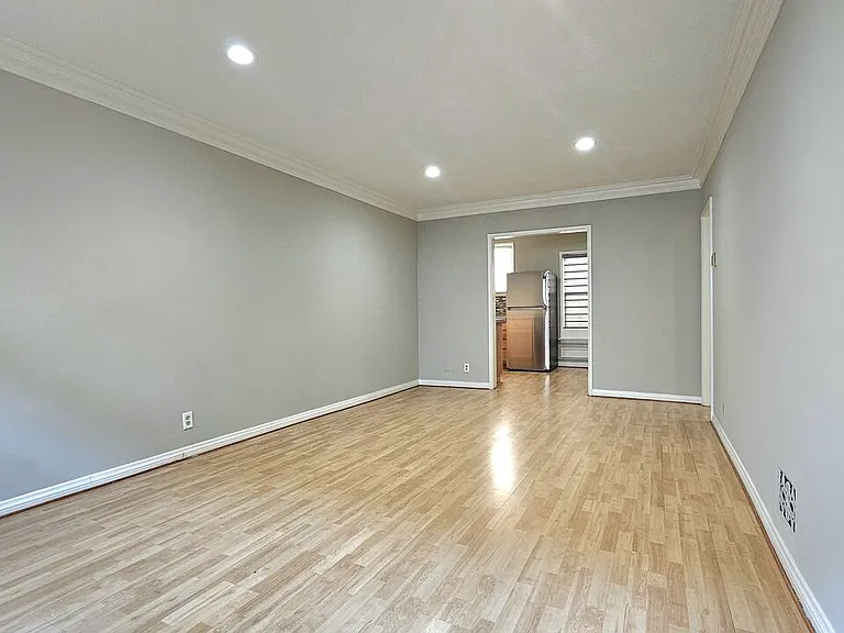 1022 S Norton Ave #B — Photo 2