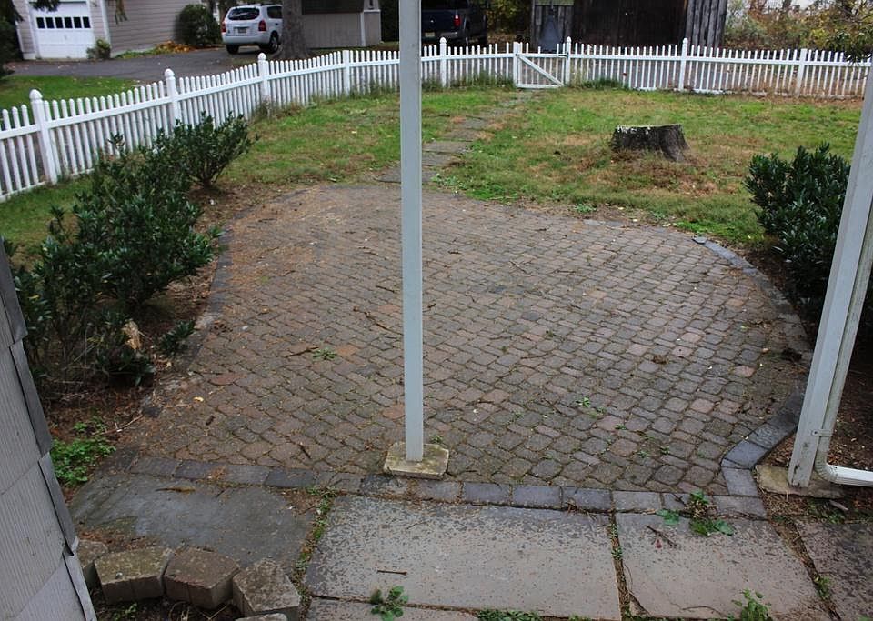 2nd image of 131 W Union Ave #2