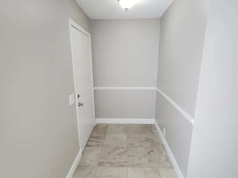 5603-5603 Struthers Ct SE — Photo 2