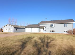 7005 103rd Ave S, Horace, ND 58047