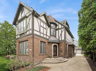 556 Willow Rd, Winnetka, IL 60093