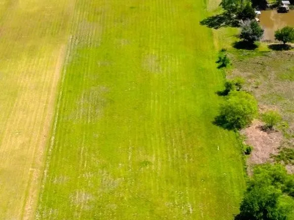 Bode Rd, West, TX 76691