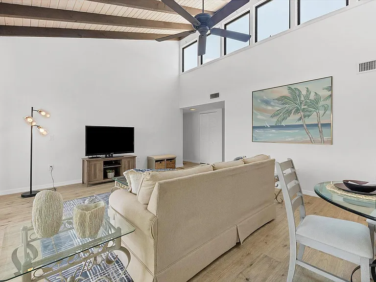 500 Park Blvd S #109 — Photo 9