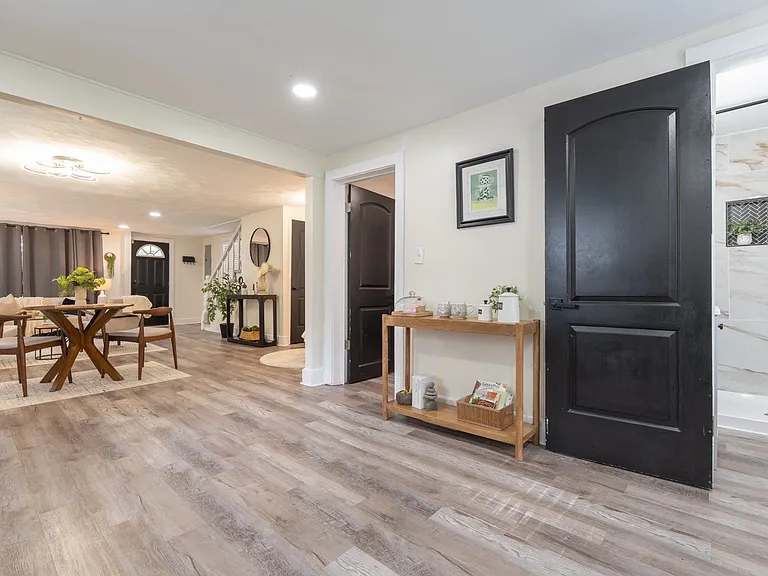 1114 Hoover Ave — Photo 6