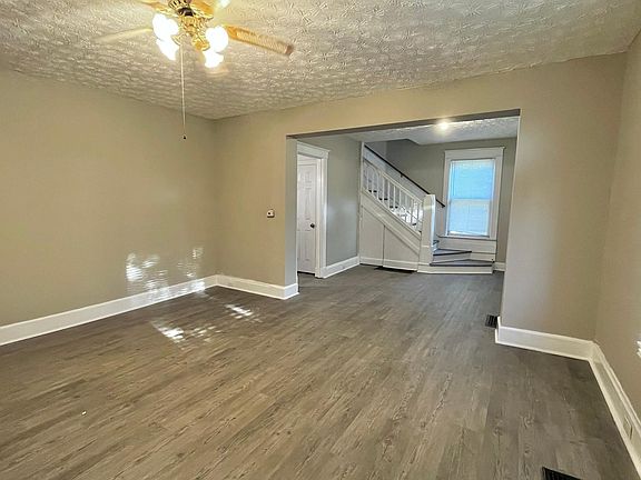 3rd image of 3924 Lindley Ave