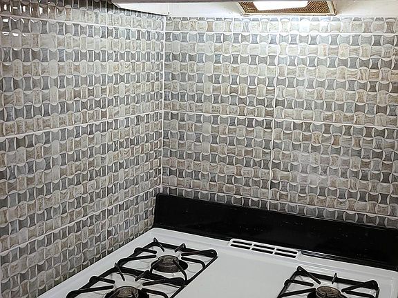 5th image of 116 Winter Ave Floor 1
