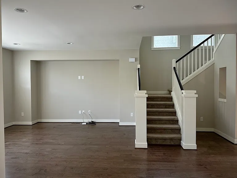 23823 SE 45th Pl — Photo 2