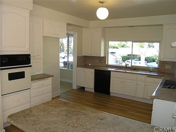 3rd image of 6 Pleasant Hill Dr
