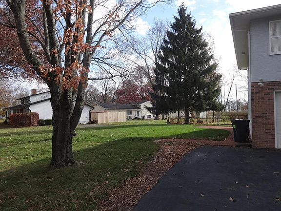 Nice big side yard with patio