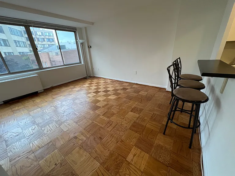 922 24th St NW #406 — Photo 3