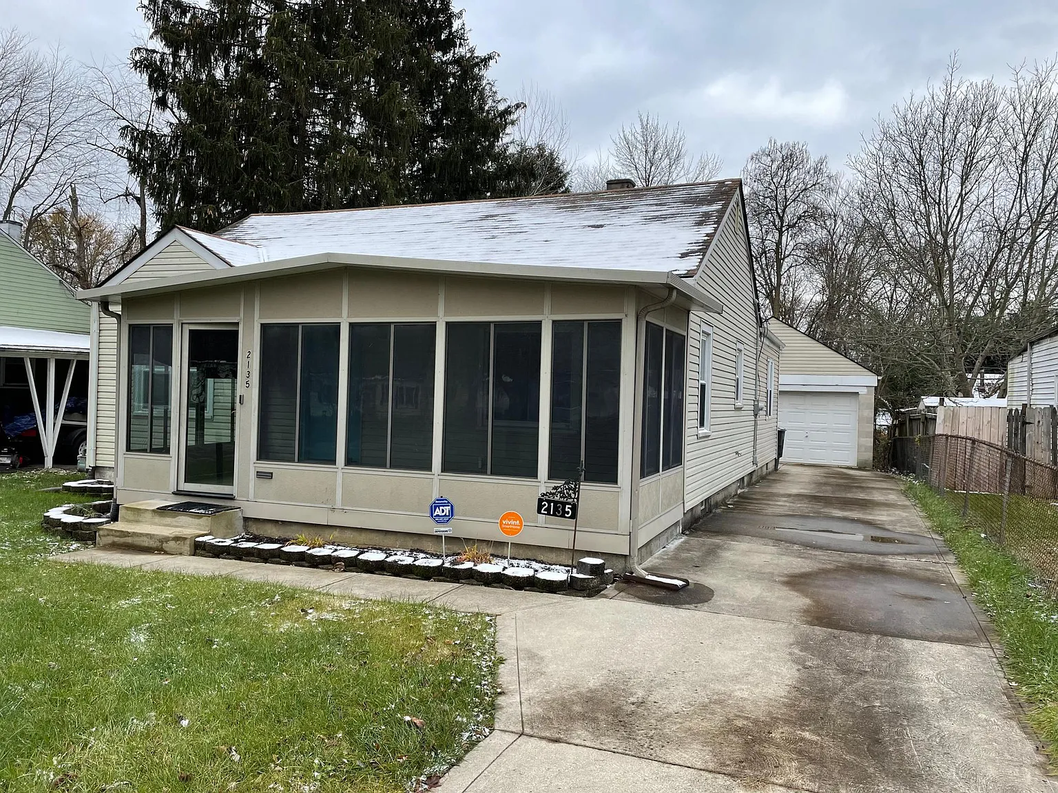 2135 Schenley Dr photo 1