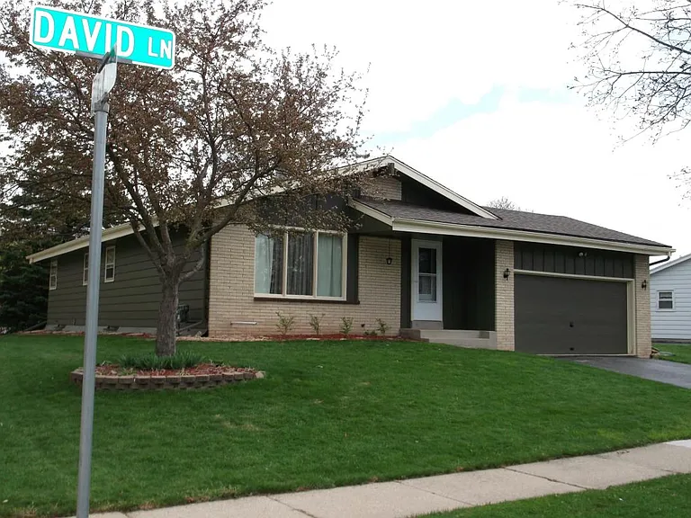 1501 David Ln — Photo 4