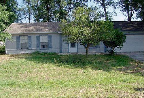 1st image of 3260 Planter Dr