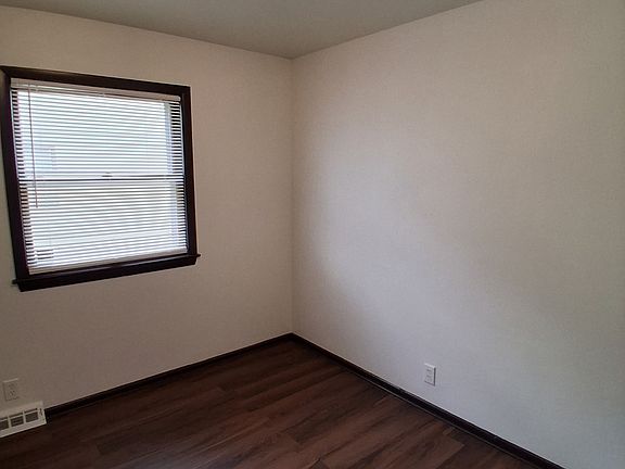 4th image of 4976 N 47th St