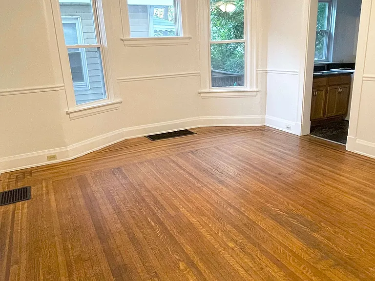 215 Lyon St — Photo 11