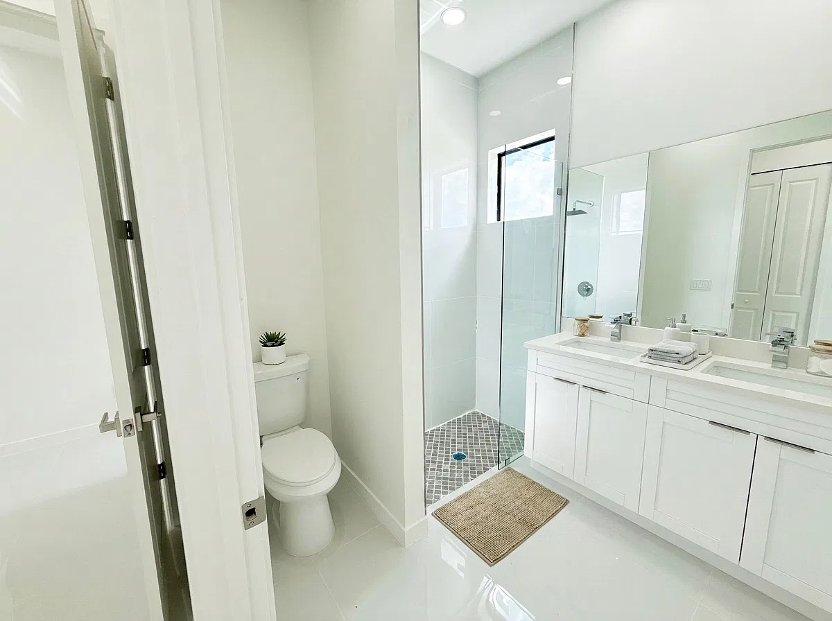 4332 Northwest 32nd Street - 1 — Photo 4