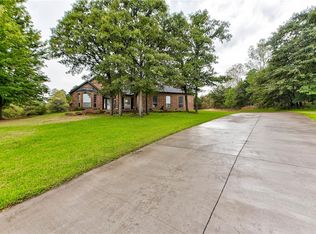 9513 S Foxmor Dr, Oklahoma City, OK 73165
