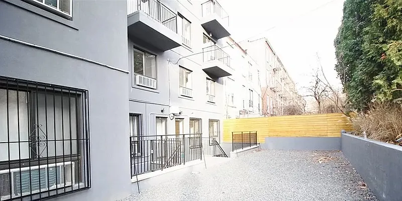 Rented by Makover Group Inc | media 21