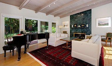 Living Room :: 10 Eugene