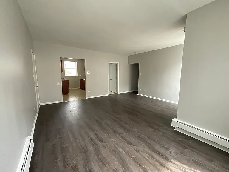 4631 S Lake Park — Photo 3