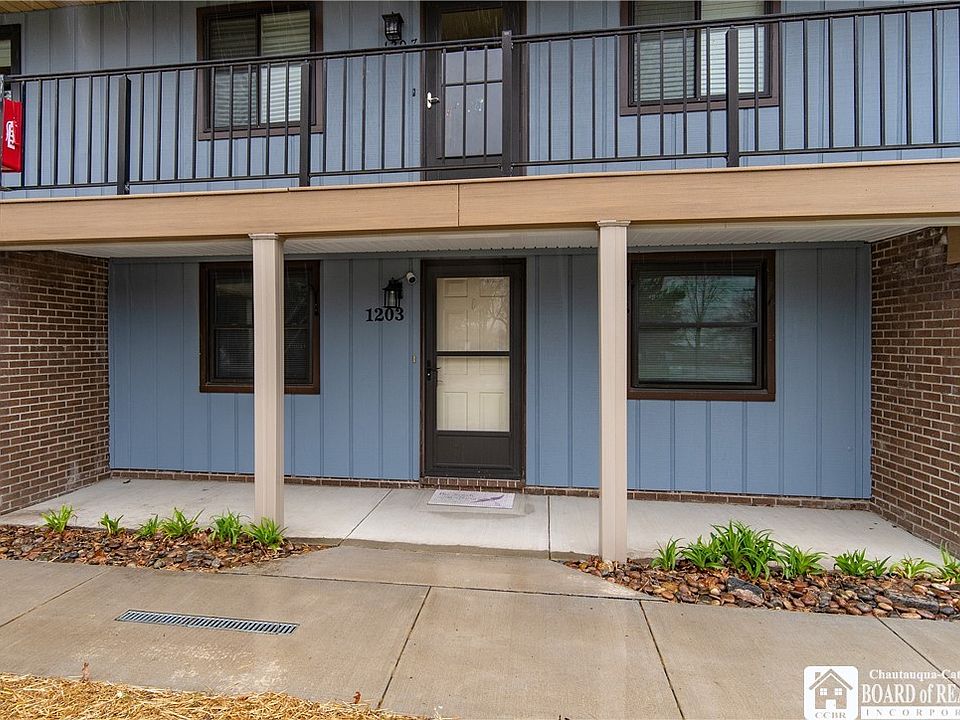1st image of 1203 Edgewater Dr Unit 3