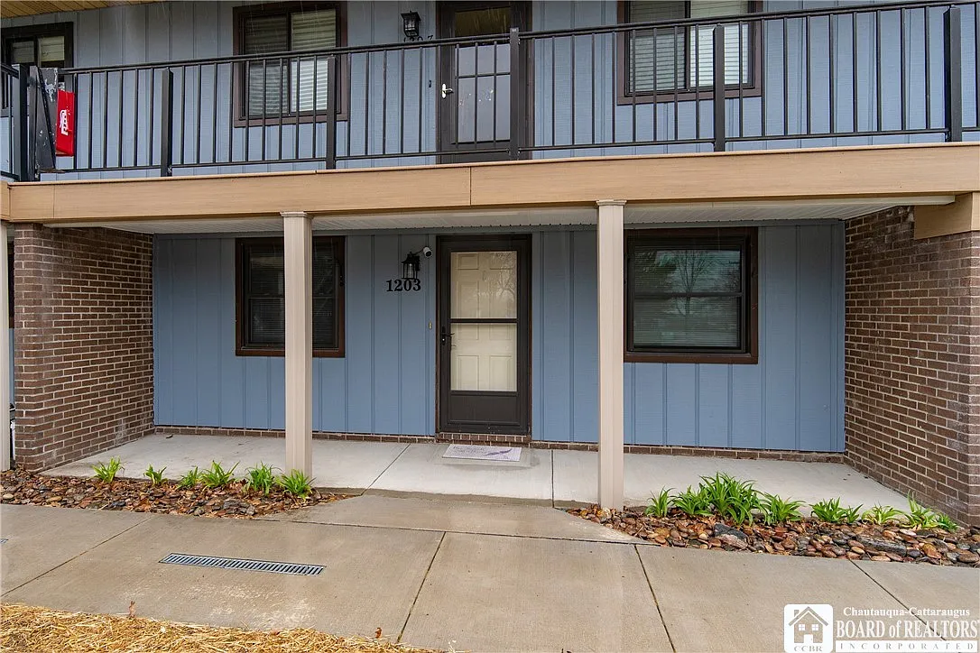 1203 Edgewater Dr Unit 3 photo 1