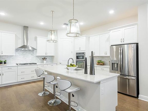 4th image of 109 S Newport Ave APT 1