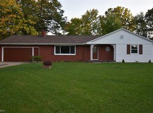 235 Sleepy Hollow Dr, Canfield, OH