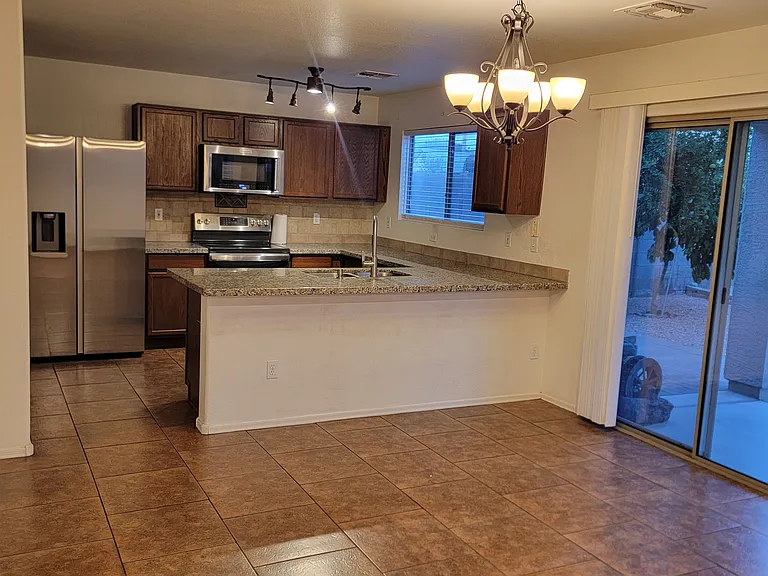 1289 E Clifton Ave — Photo 9