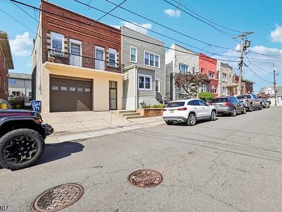 2nd image of 390 Delano Pl