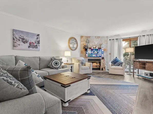 N34W23844 Grace AVENUE #B, Pewaukee, WI 53072