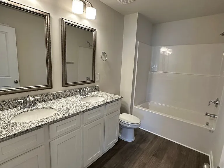 304 S Lake Ct — Photo 15