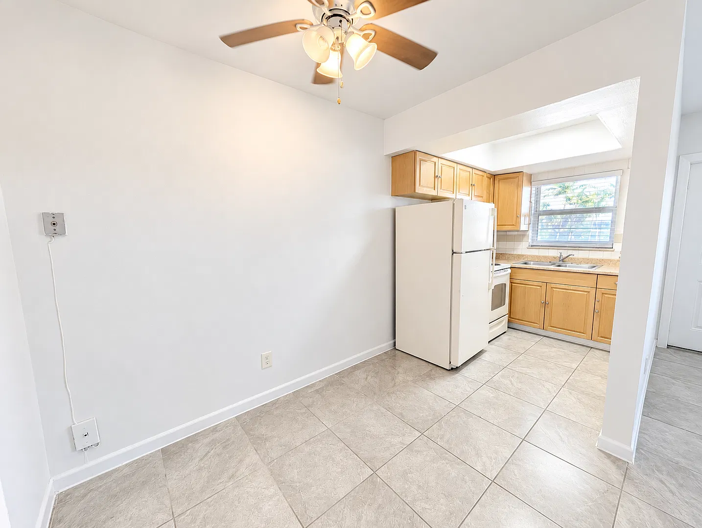 3611 N Dixie Hwy — Photo 4