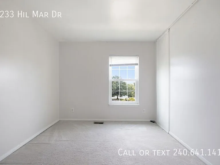 5233 Hil Mar Dr — Photo 18