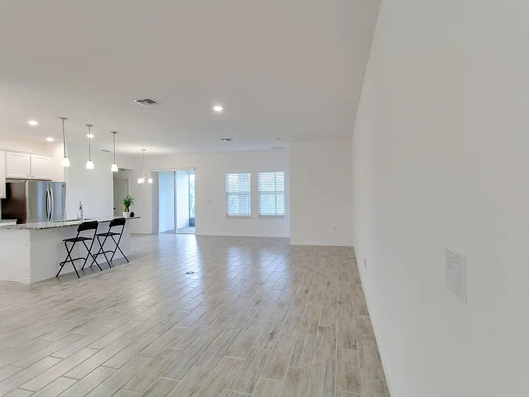 2525 Carriage Pointe Loop — Photo 6