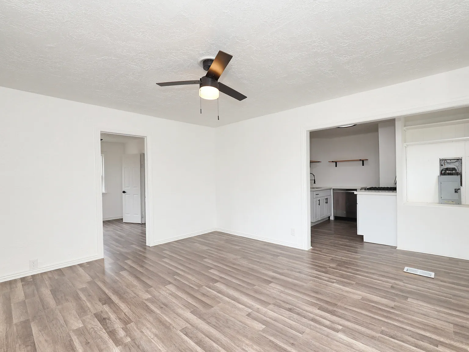 2136 Monroe Blvd — Photo 2