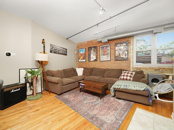 5th image of 1834 Ridge Ave Unit 102