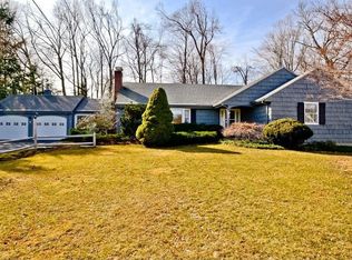 7 Flagstad Rd, West Hartford, CT 06107