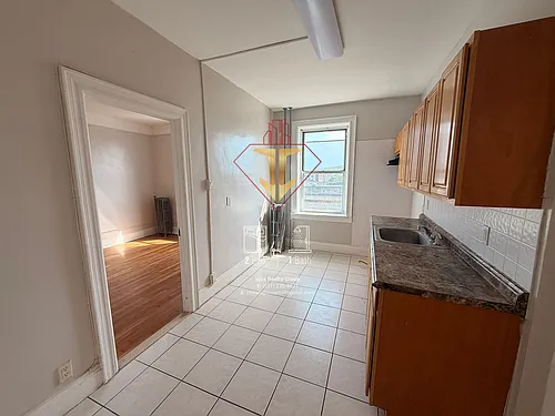60 63rd St Photo 1