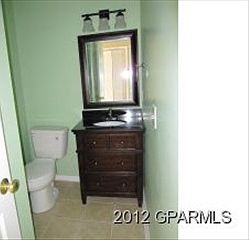 4th image of 2 Upton Ct