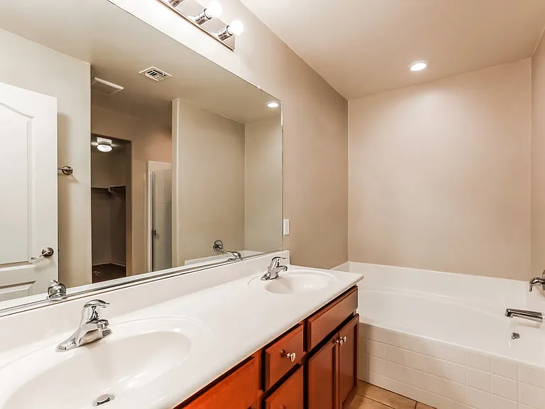 8237 W Kittiwake Ln — Photo 11