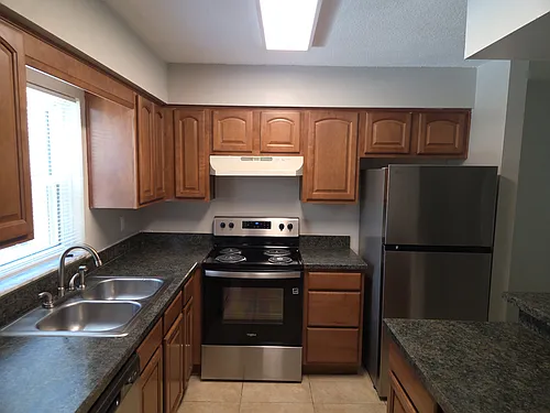 2434 N John Young Pkwy #6 Photo 1