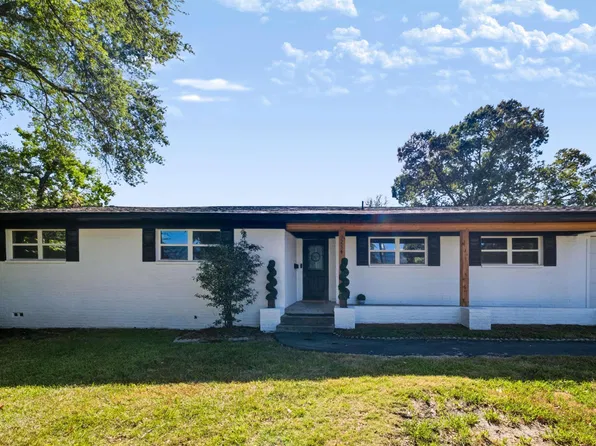 3211 Fernwood Dr, Tyler, TX 75701