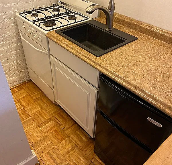 34 Beekman Pl #3S — Photo 3