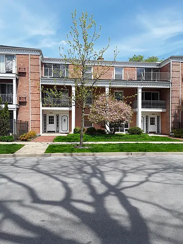 101 E Cossitt Ave #301 Photo 1